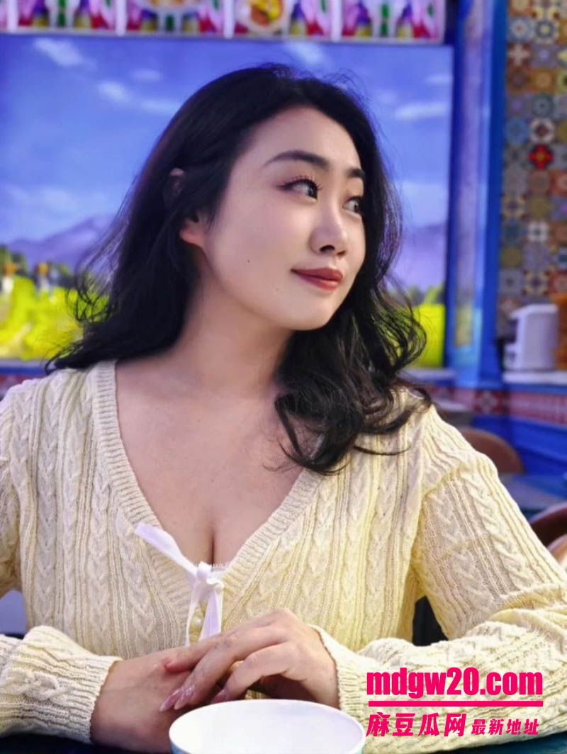 国产素人巨乳福利姬韩珠珠结婚上岸 反差骚妻办公室露出 揉奶视频流出