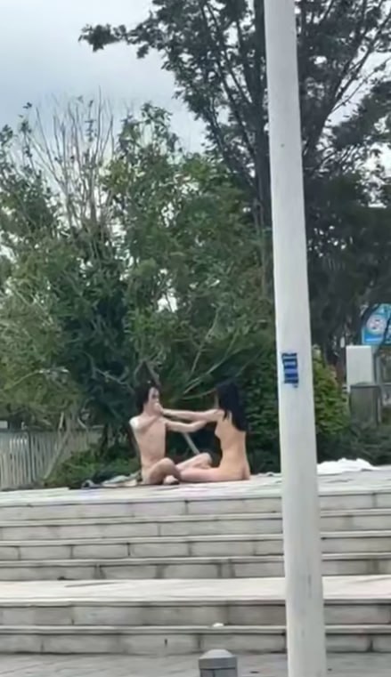 浙江宁波街头男女裸体3