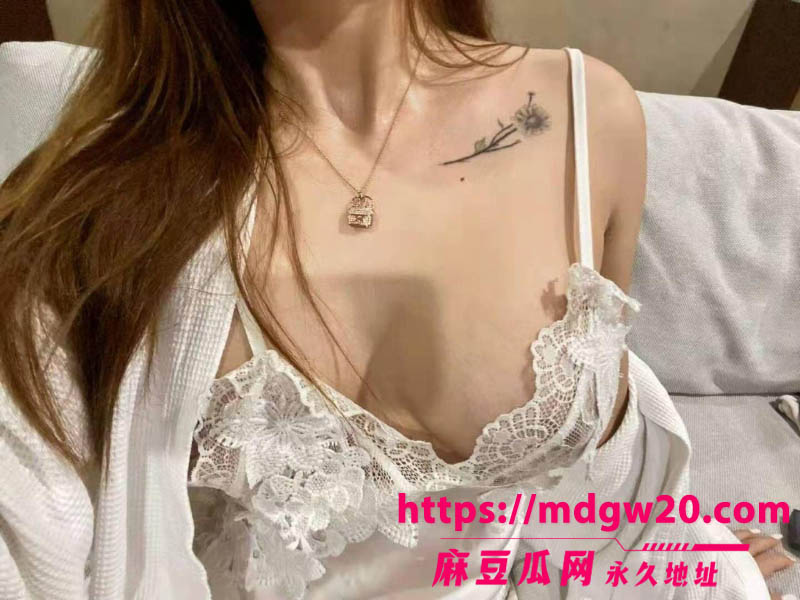 湖南长沙卖淫女周思思第二弹 产后上岸失败继续做鸡 性爱调教视频合集流出