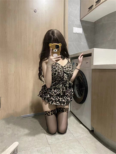 男爹的鸡巴套子校园妓女，目前目标二十人斩