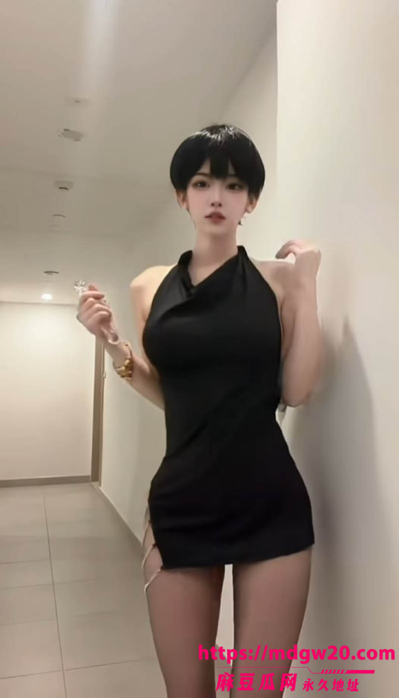 抖音假小子洋桔梗短发反差翻车11