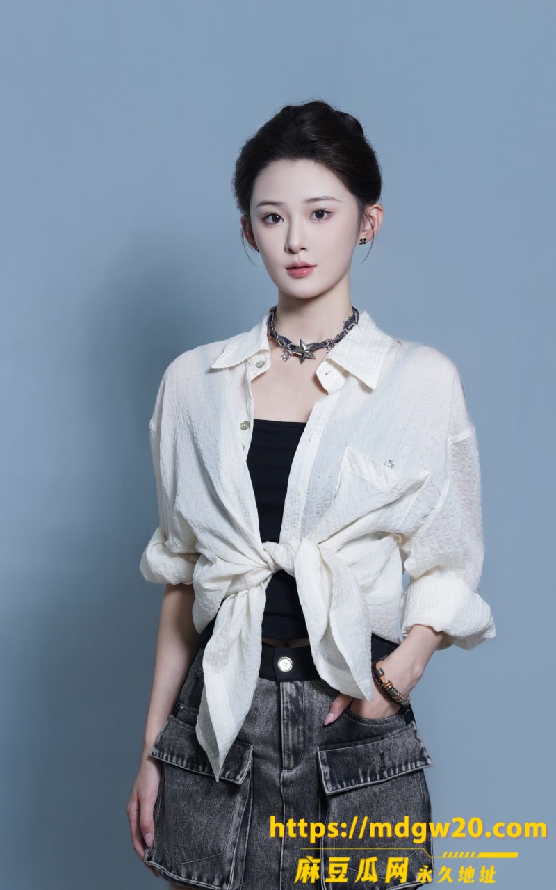 母子乱伦 翘臀巨乳小妈1