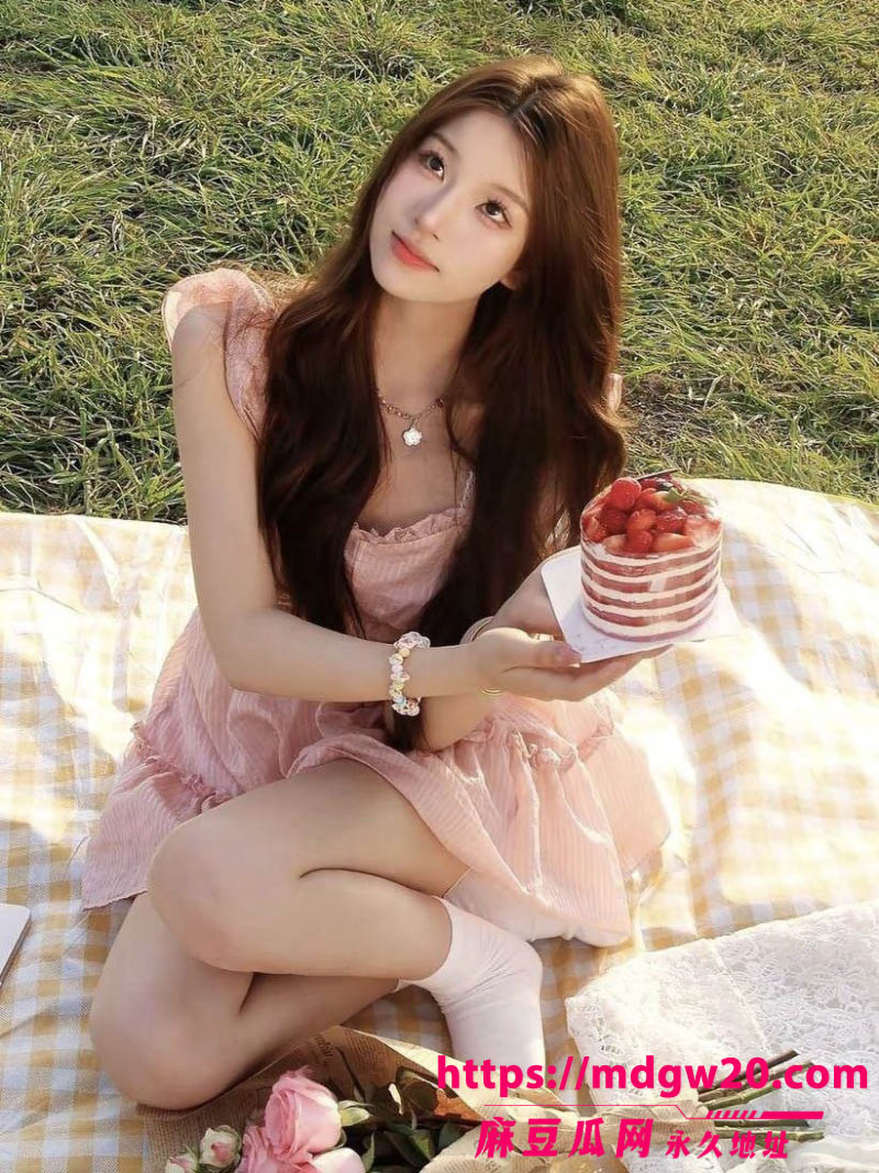 顶级高颜值反差婊张羽希不雅视频合集 被金主各种花样调教 滴蜡深喉后入猛操