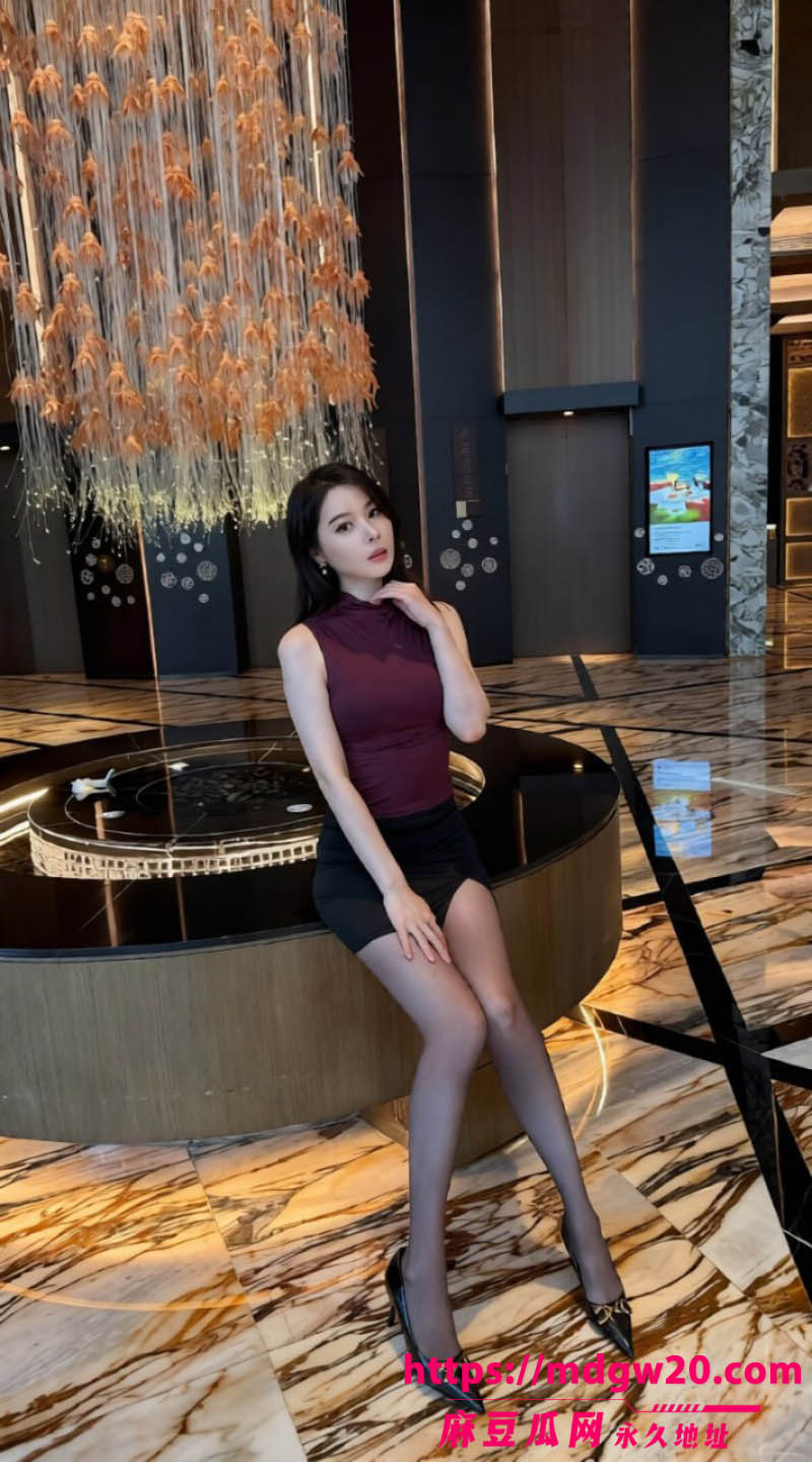秀人网模特梦心玥私人定制写真福利 御姐风大尺度漏点付费套图流出