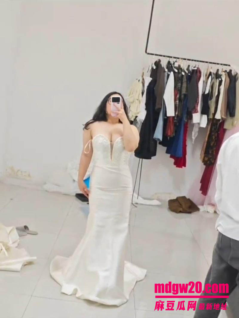 国产素人巨乳福利姬韩珠珠结婚上岸 反差骚妻办公室露出 揉奶视频流出