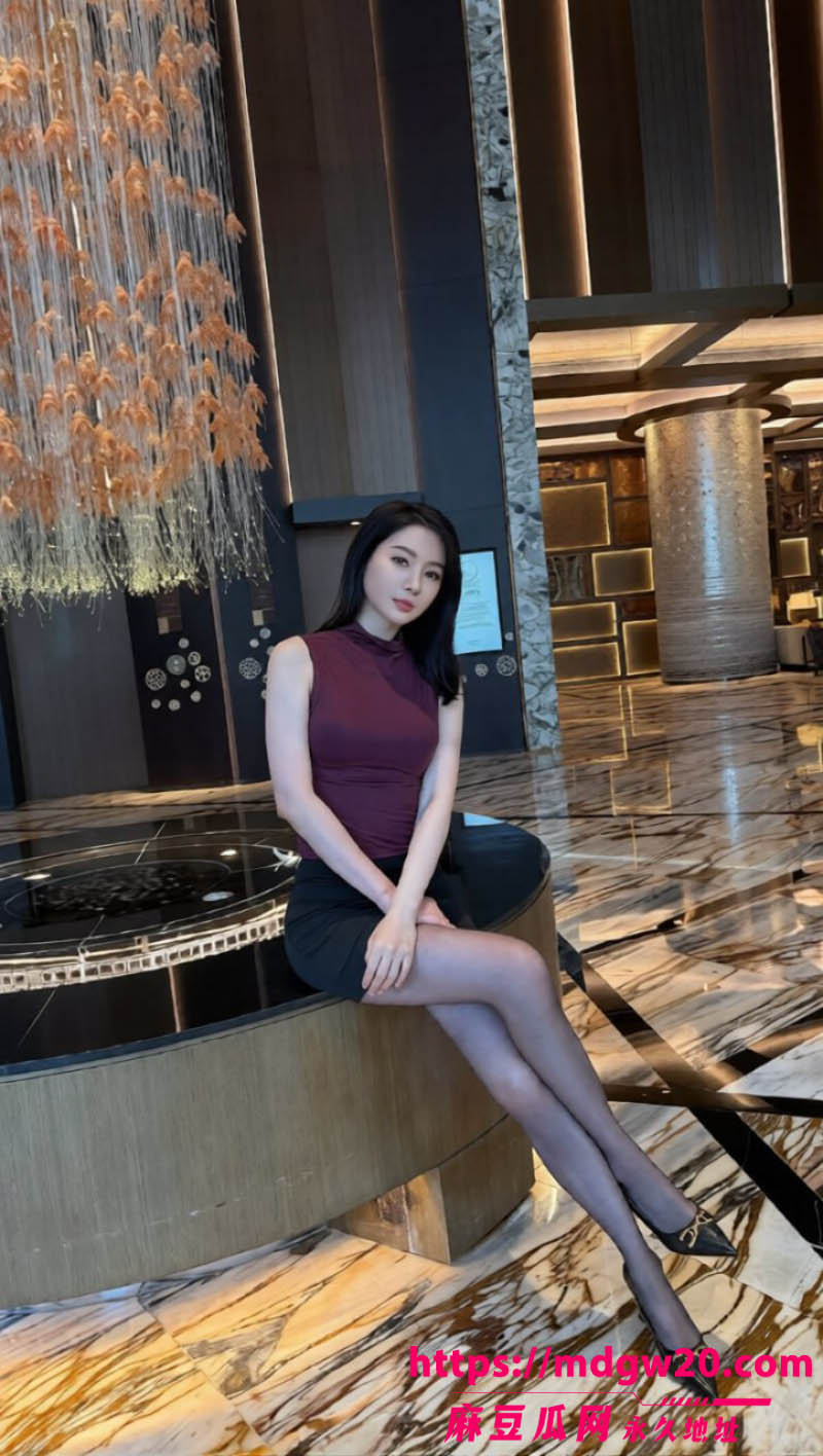 秀人网模特梦心玥私人定制写真福利 御姐风大尺度漏点付费套图流出