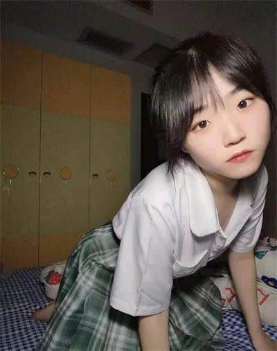 现在的00后都喜欢“JK”看着我都父爱泛滥 点击头像【关注老王】 看更多精彩内容