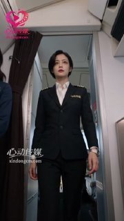 【帅T机长与她的空姐们】新剧首更🌟  #ai短剧 #成人短剧 #女攻 #女同 #帅T机长与她的空姐们 (1/6)