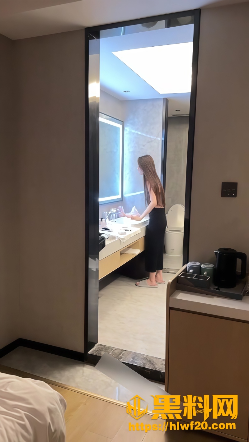 全裸美女露脸拍摄写真2