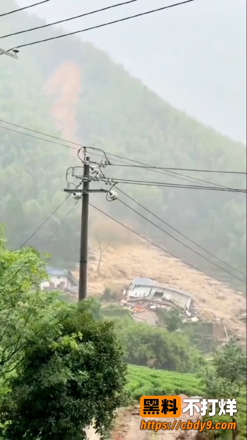江西遂川高坪镇泥石流灾害 6