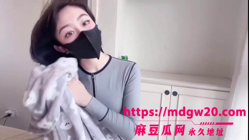每日大赛之泳衣12