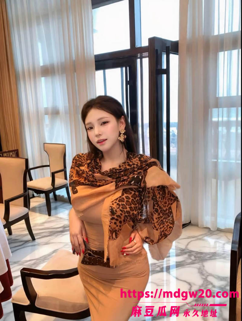 快手巨乳网红 密密Becky 私人定制视频流出 极品八字奶BBW身材道具自慰
