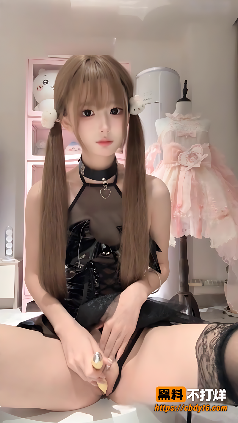 季雨私拍身穿连体衣配黑丝用玩具捅逼6