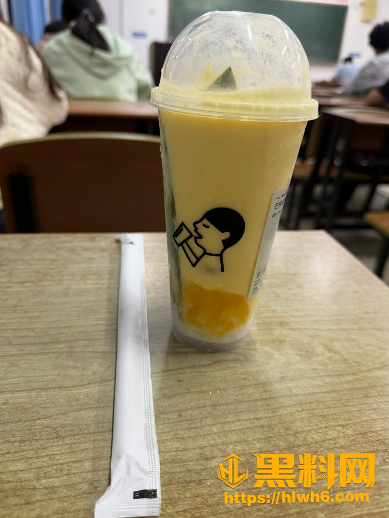 南京邮电大学女生秀恩爱 10