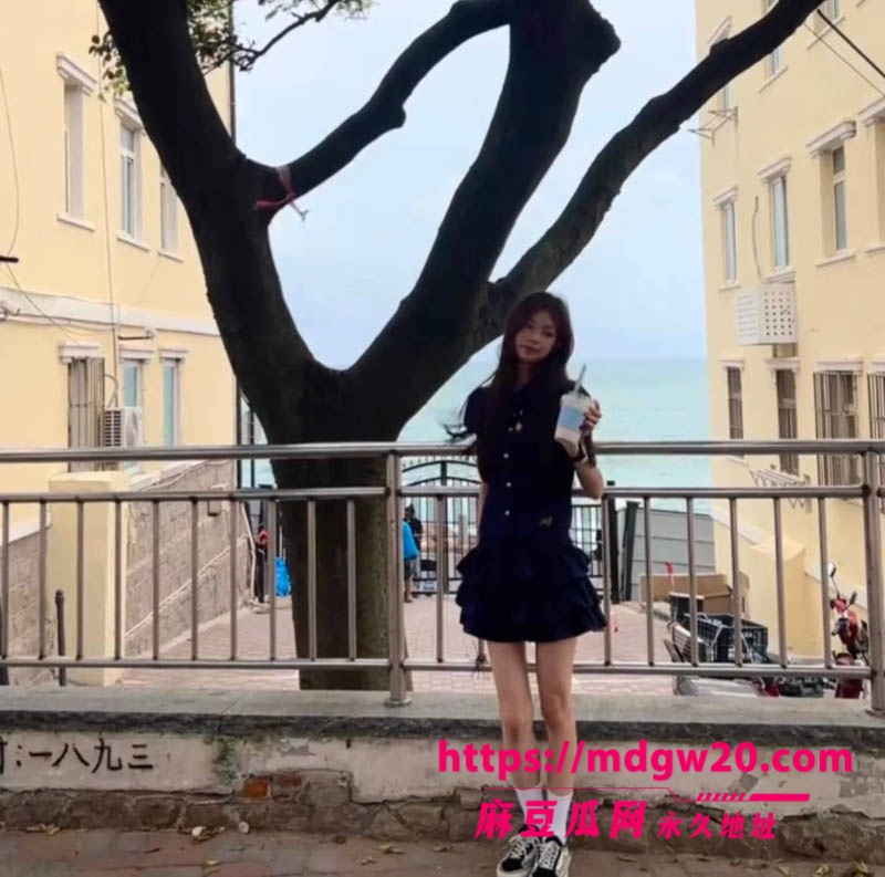 398万粉抖音女网红戴馨菲翻车 粉丝群开户网暴素人 暧昧聊天记录性爱视频全被扒