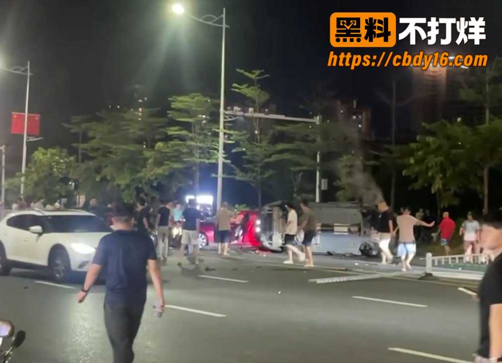 近日广东地区几个精神小伙飙车上演车毁人亡 5