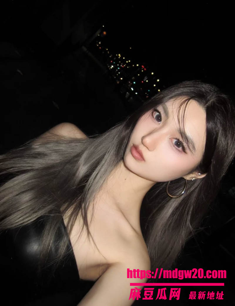 推特约炮大神独家曝光 约啪高颜值艺术系留学生Candice 在酒店各种体位把女主操到主动要求内射