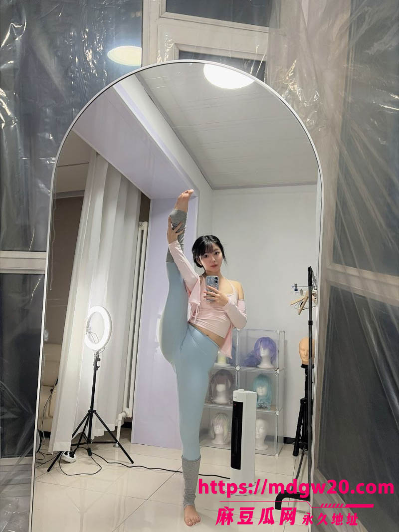 B站65万粉高颜值up主缘樱澪三点粉嫩 多套情趣装露点裸舞福利合集引爆