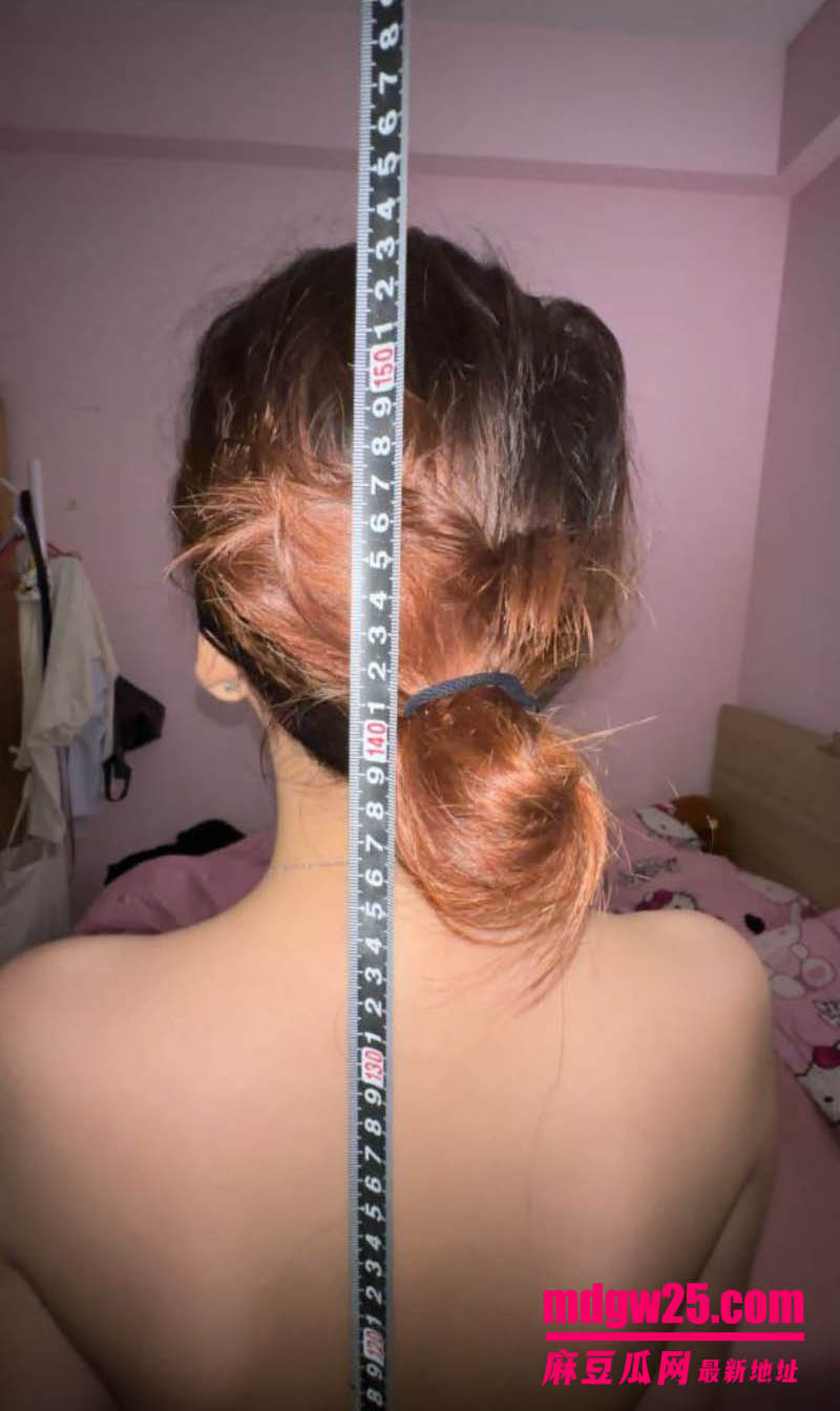 海角乱伦博主 我有个萝莉小表妹 我借着请表妹吃夜宵的借口 把她操到痉软