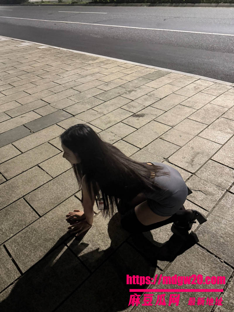 深圳中学英语老师吴思晚 绿帽淫妻交换日常 情趣装调教性爱调教视频合集流出