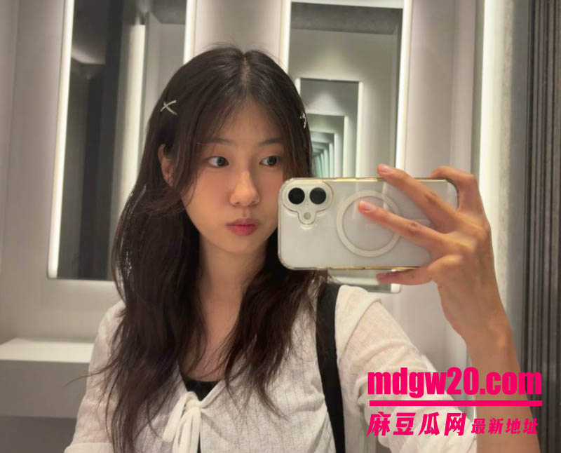 抖音主播赵辰宇用感情圈钱翻车 线下同时搞多名大姐金主粉 被前女友曝光私密性爱视频