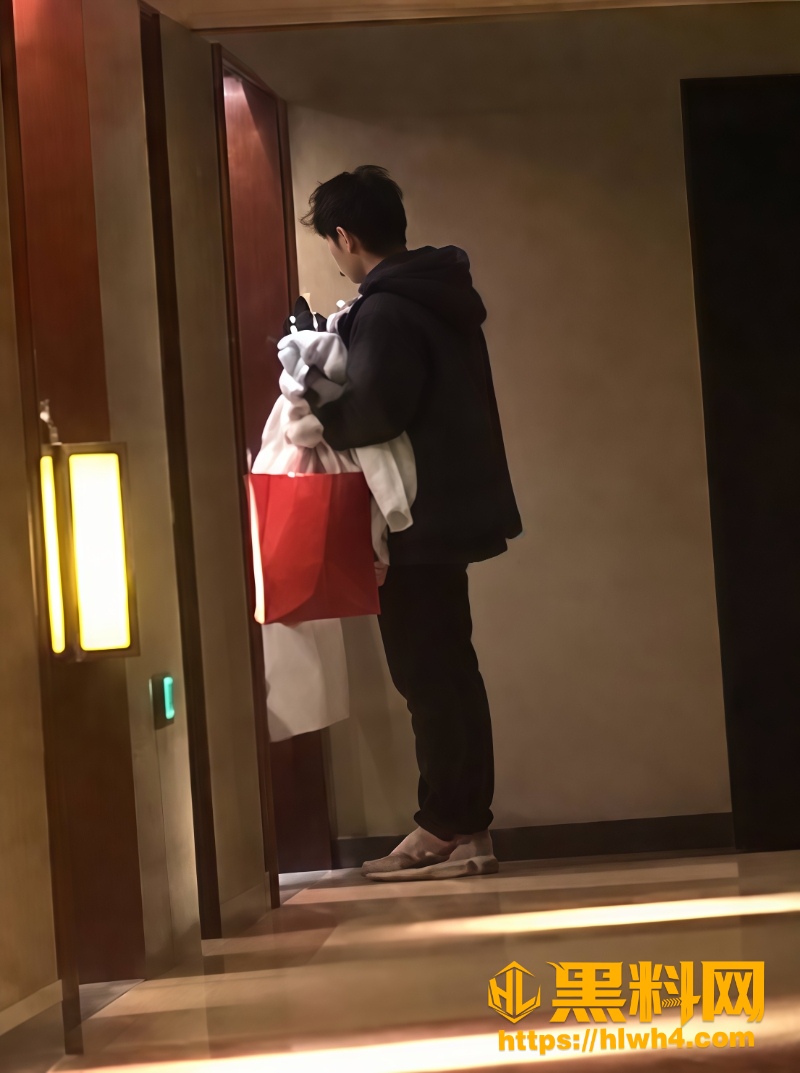 丢垃圾视频实锤恋情11
