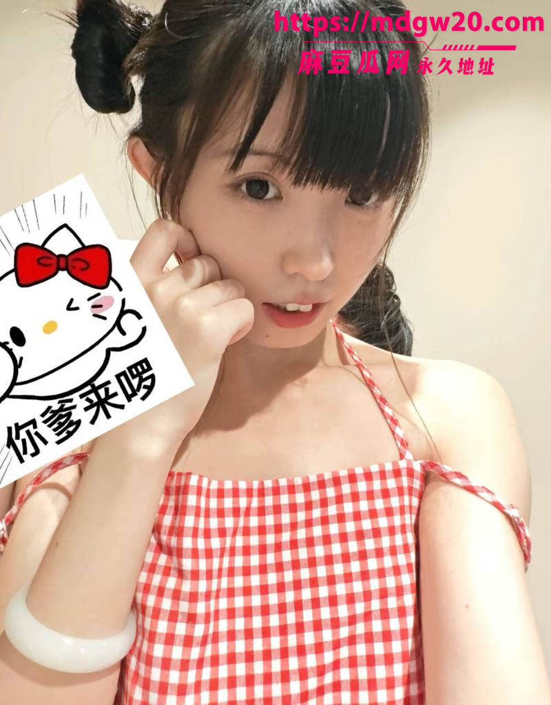 经典古早资源兔牙蛇蛇抖音低调复出 蛇信子人前清纯人后放荡 老视频被网友疯狂认出