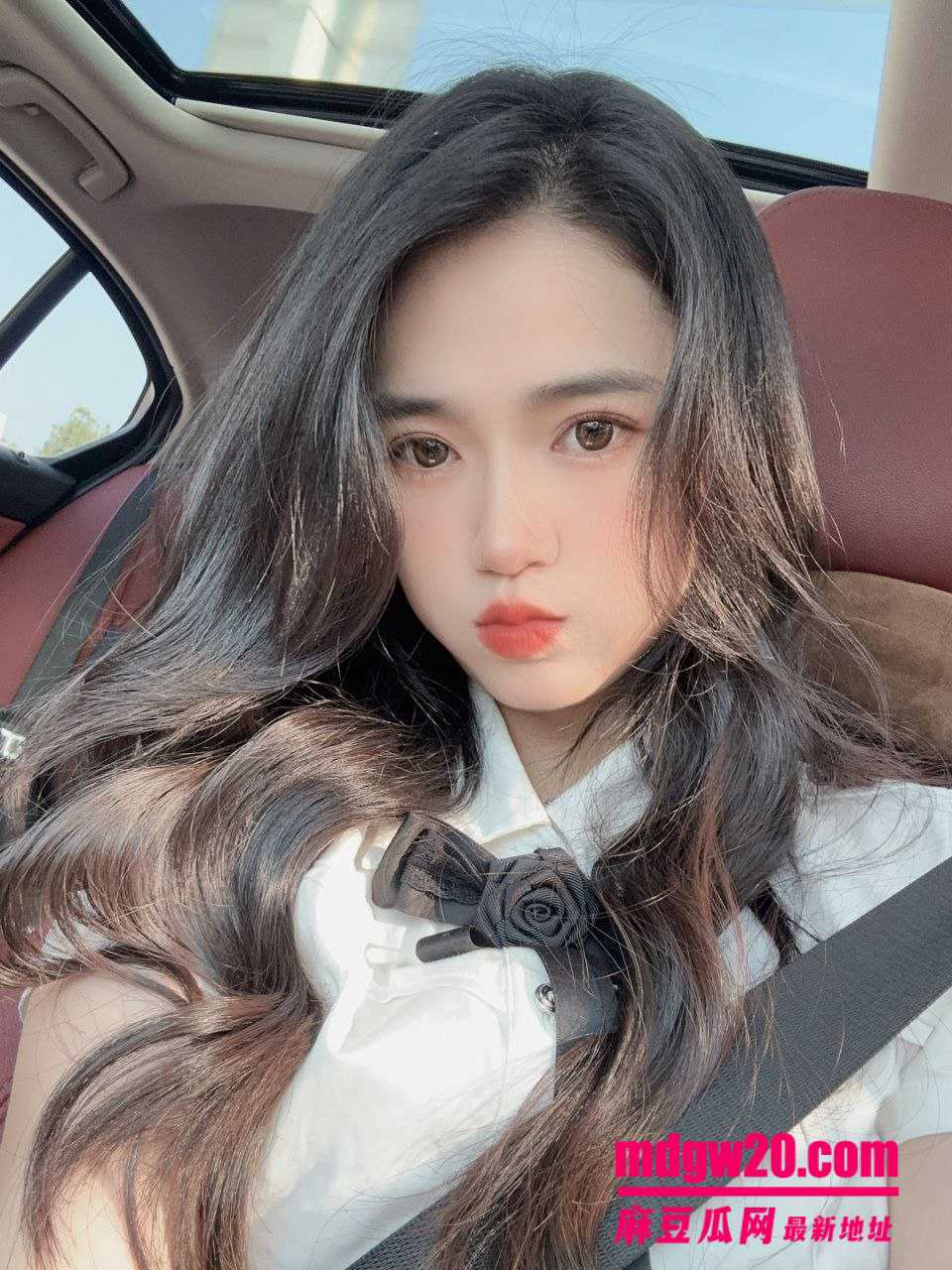 南宁骑行圈婚外情彻底翻车 已婚男与麦佳琪多次发情侣款骑行合照 花海同款抖音秀恩爱 原配发帖哭诉被背叛